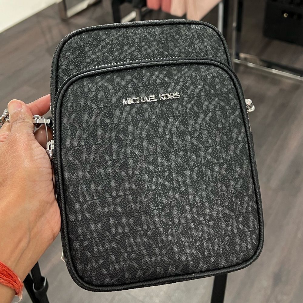 Michael Kors Jet Set Travel Xbody Messenger Shoulder Black signature Hand Bag